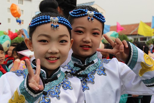 張北縣九卜樹小學舉行“展雙減碩果，迎多彩六一”文藝匯演活動