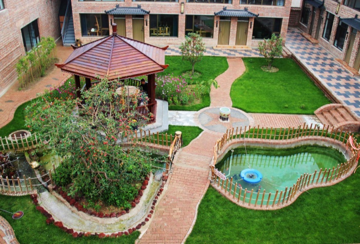 燕歸成畫(huà)，你來(lái)成詩(shī)；燕歸成畫(huà)，你來(lái)成歌……